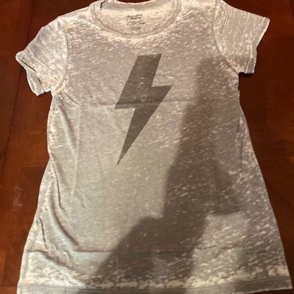 Recycled karma AC/DC Womens Graphic T-Shirt Gray Lightning Bolt Distressed Look - Picture 4 of 8